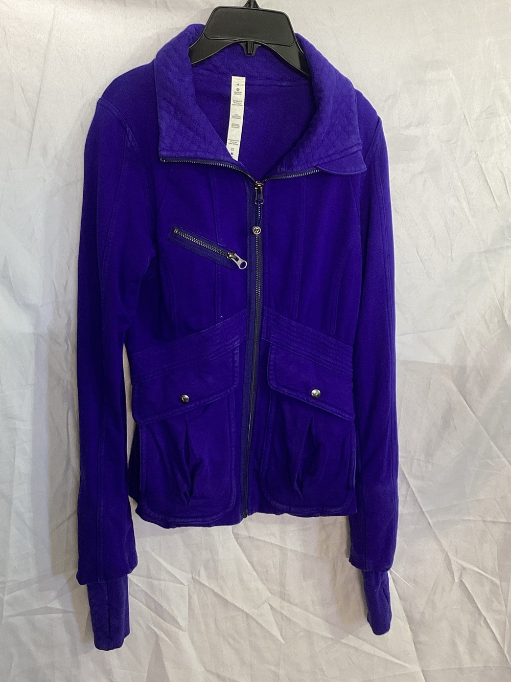 Lululemon jacket - Picture 4 of 13